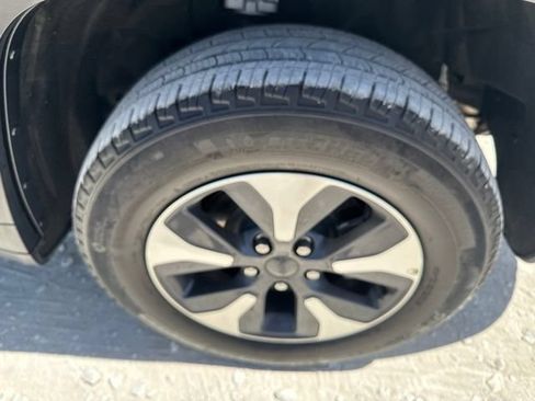 Used 2023 Jeep Grand Cherokee 4WD 4xe image 27