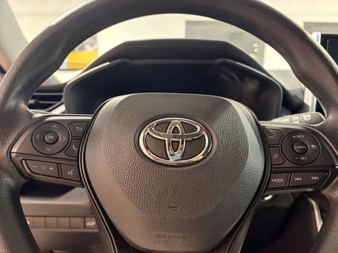 Used 2025 Toyota RAV4 XLE image 29