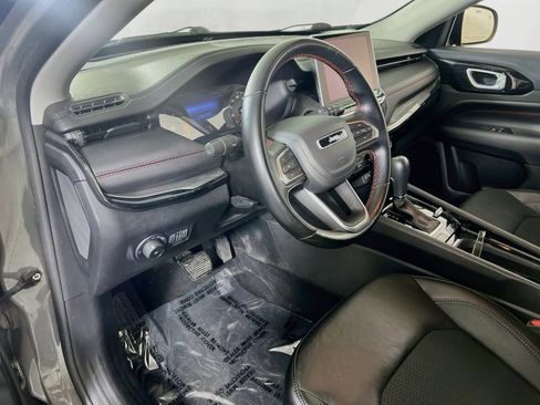 Used 2022 Jeep Compass Trailhawk w/ Trailhawk Convenience Group image 9