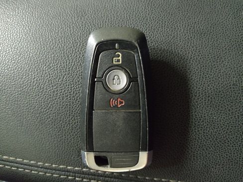 Used 2020 Ford Escape SE AWD/4WD image 32