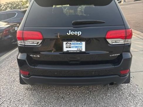Used 2019 Jeep Grand Cherokee Laredo w/ Security & Convenience Group AWD/4WD image 3