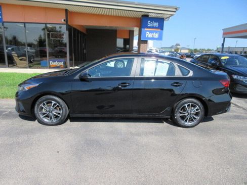 Used 2024 Kia Forte LXS image 2