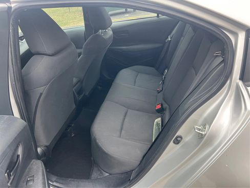 Used 2022 Toyota Corolla LE image 11