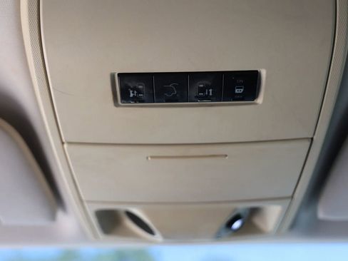 Used 2008 Chrysler Town & Country Touring image 34