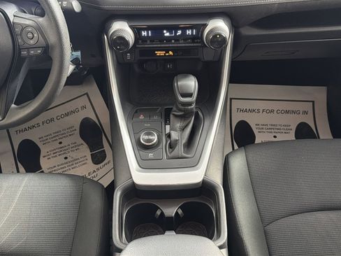 Used 2019 Toyota RAV4 LE image 22