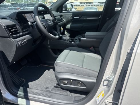 New 2027 GMC Terrain AT4 w/ Convenience Package III AWD/4WD image 12