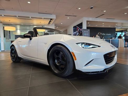 New 2026 MAZDA MX-5 Miata Club RWD image 2