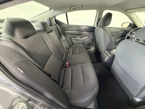 Used 2025 Nissan Altima 2.5 SV FWD image 24