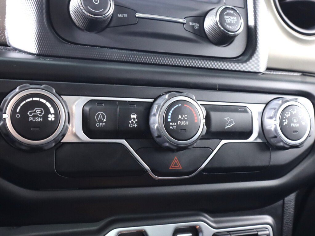 Used 2018 Jeep Wrangler Unlimited Sport S AWD/4WD image 23