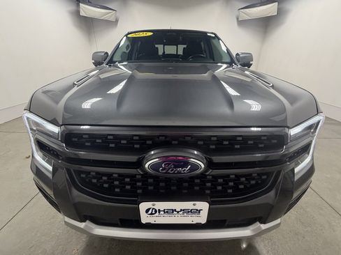 Used 2025 Ford Ranger Lariat w/ Trailer Tow Package image 3