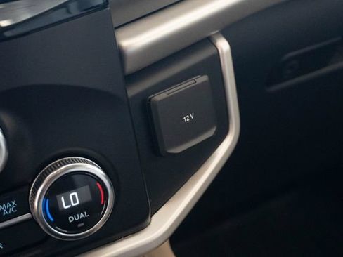 Used 2023 Ford Expedition XLT RWD image 31