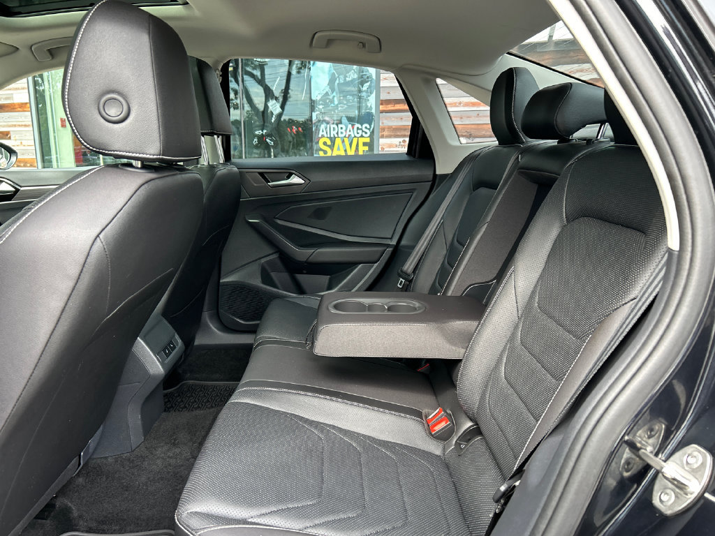 Used 2024 Volkswagen Jetta SEL FWD image 24