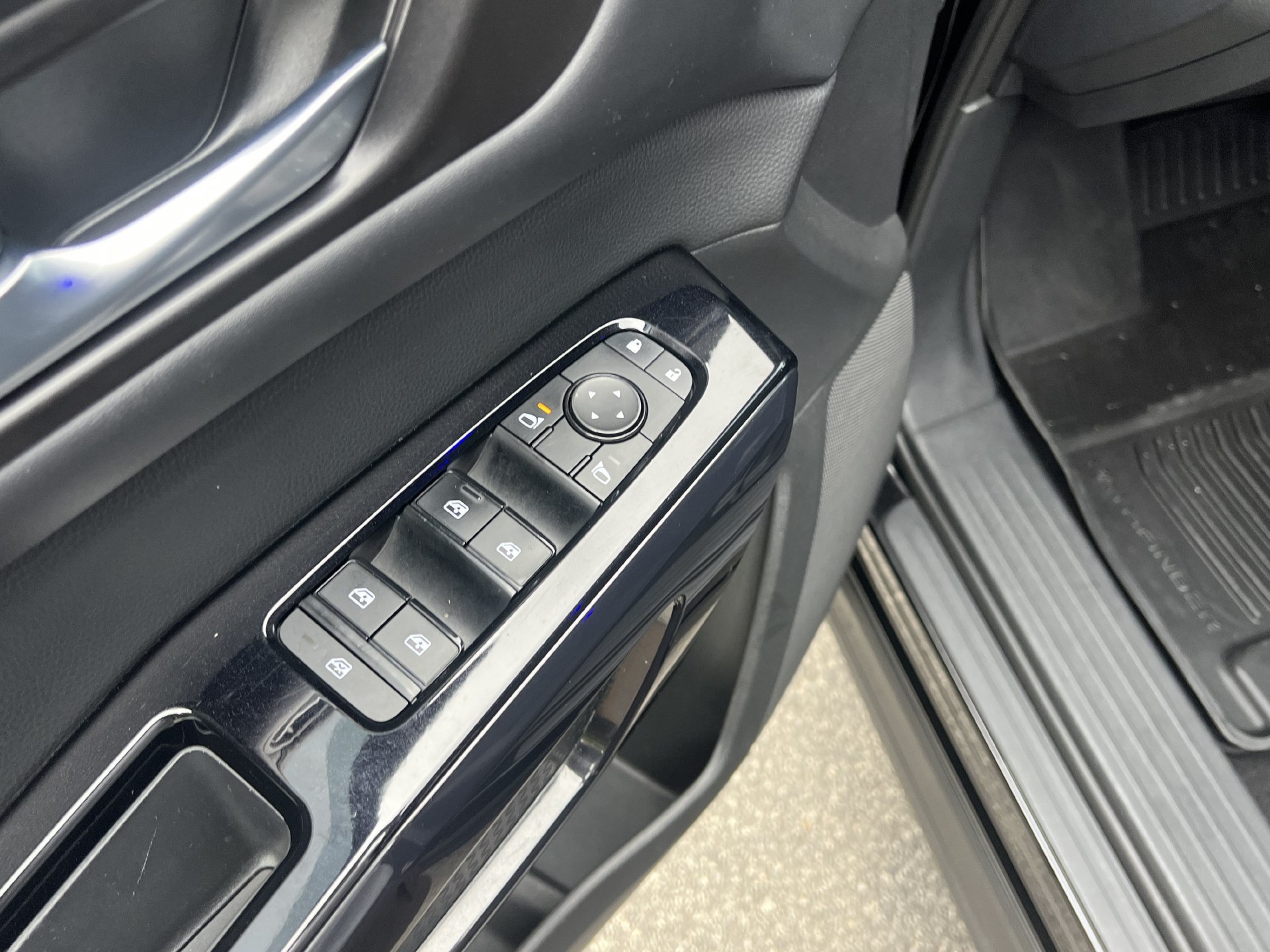 Certified 2022 Nissan Pathfinder S w/ Cargo Package FWD image 14