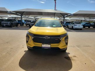 Used 2025 Chevrolet Trax RS w/ Sunroof Package FWD video 3