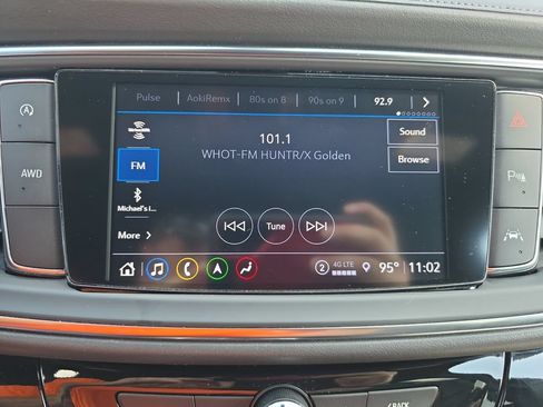 Used 2023 Buick Enclave Avenir AWD/4WD image 17