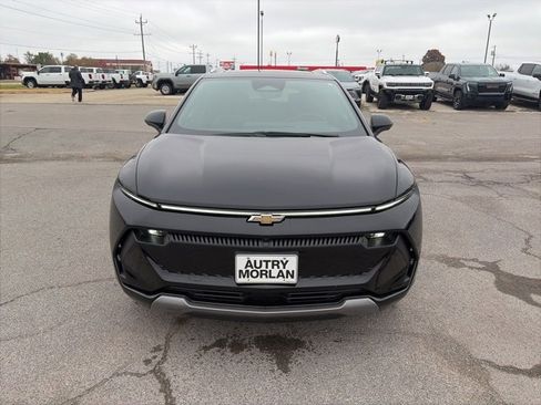 New 2026 Chevrolet Equinox EV LT image 9