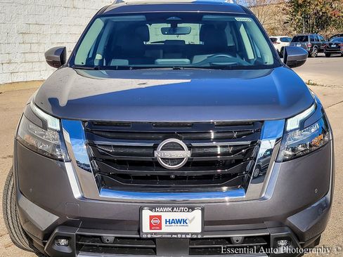 New 2025 Nissan Pathfinder Platinum image 4