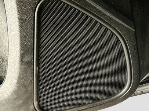 Used 2023 Chrysler 300 Touring w/ Sport Appearance Package image 18