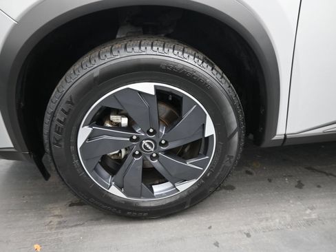 Used 2025 Nissan Rogue SV AWD/4WD image 11