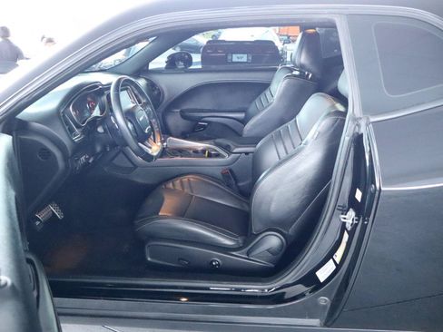 Used 2016 Dodge Challenger SRT Hellcat RWD image 15