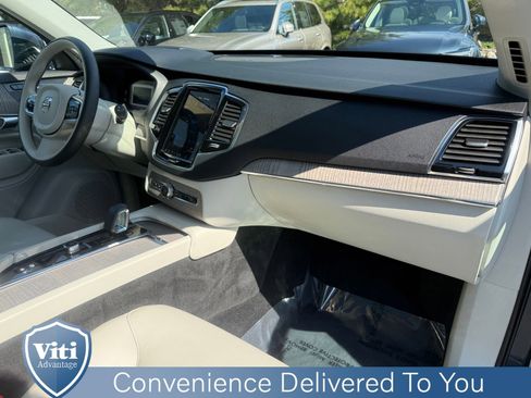 Certified 2023 Volvo XC90 B5 Plus AWD/4WD image 30