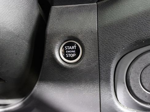 Used 2023 Nissan Frontier SV w/ SV Convenience Package RWD image 23
