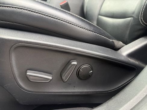 Used 2025 Ford Escape Platinum AWD/4WD image 22