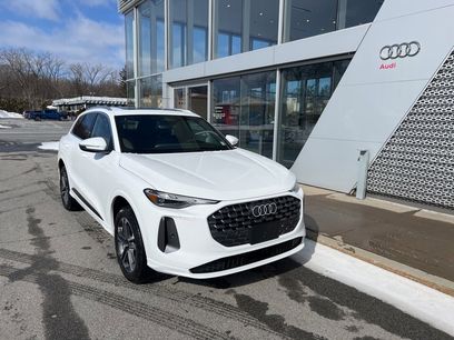 Used 2025 Audi Q5 Premium w/ Convenience Package