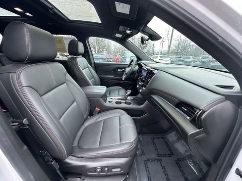 Used 2023 Chevrolet Traverse RS image 25