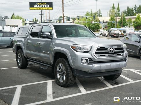 Used 2017 Toyota Tacoma Limited w/ Tow Package AWD/4WD image 4