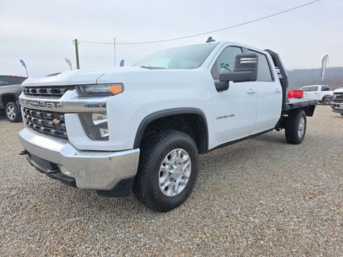 Used 2022 Chevrolet Silverado 2500 LT w/ Convenience Package image 3