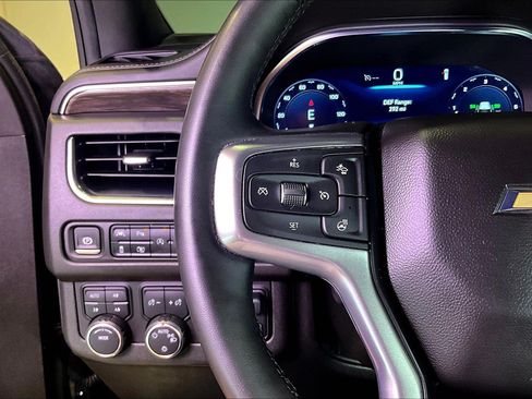 Used 2024 Chevrolet Suburban LT w/ Luxury Package AWD/4WD image 11