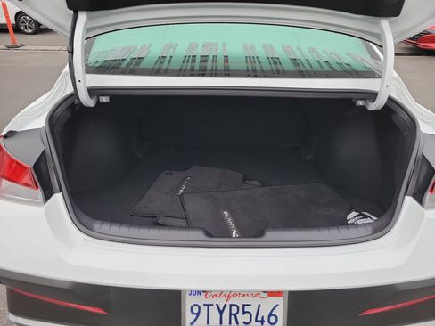 Certified 2025 Hyundai Elantra Sport image 22