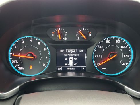 Used 2020 Chevrolet Equinox LS image 9