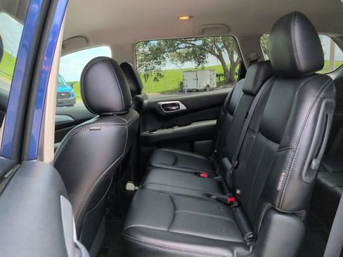 Used 2020 Nissan Pathfinder SL w/ Cargo Package FWD image 16