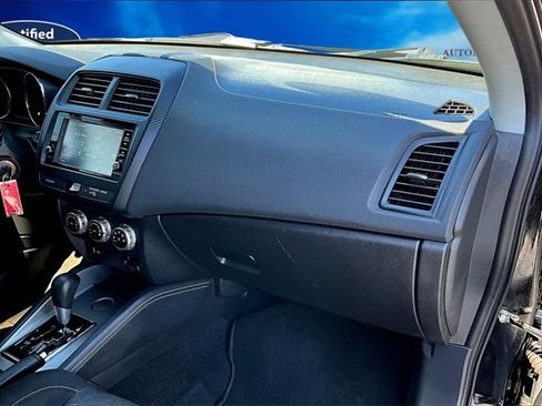 Used 2020 Mitsubishi Outlander Sport ES image 16