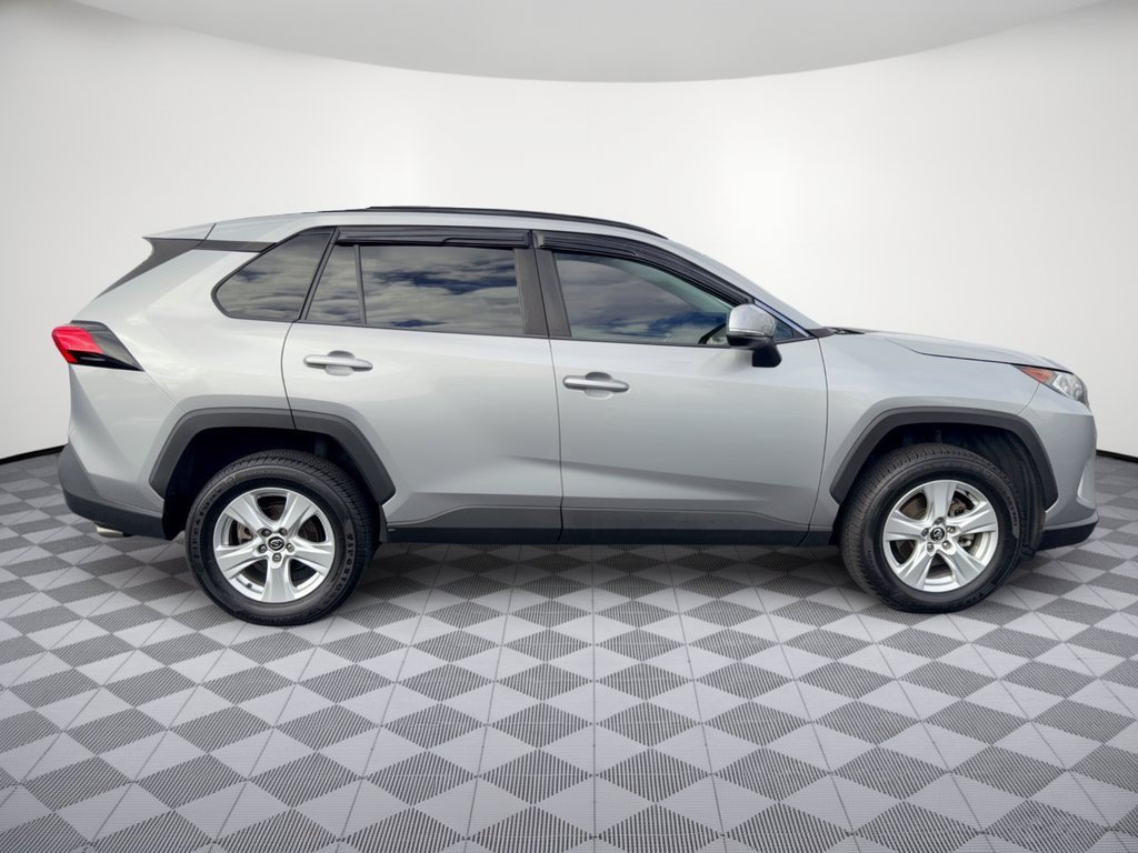 Used 2021 Toyota RAV4 XLE AWD/4WD image 8