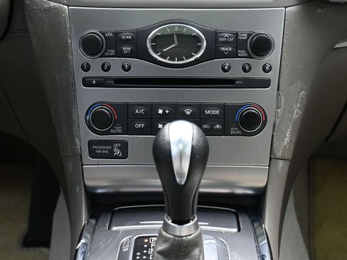 Used 2010 INFINITI G37 Journey w/ Premium Pkg image 36