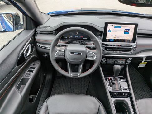 New 2026 Jeep Compass Trailhawk w/ Sun, Sound & Navigation Group AWD/4WD image 17