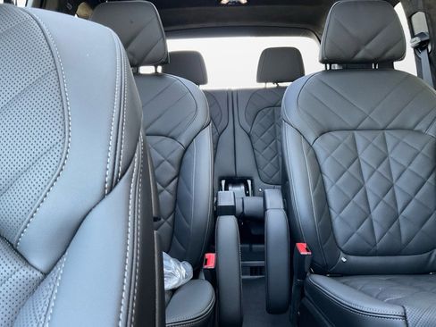 New 2026 BMW X7 xDrive40i w/ M Sport Package AWD/4WD image 12