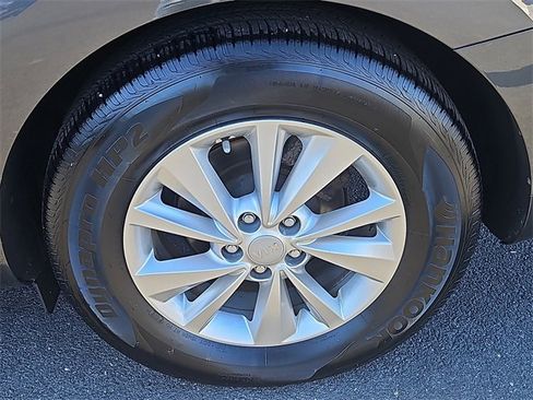 Used 2016 Kia Sedona LX w/ LX Convenience Package image 8