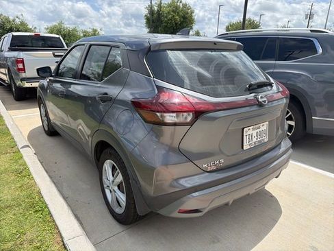 Used 2022 Nissan Kicks S FWD image 3