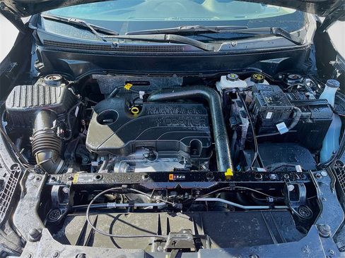 Used 2023 GMC Terrain SLT image 29