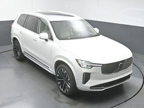 New 2026 Volvo XC90 B6 Ultra w/ Protection Package image 43