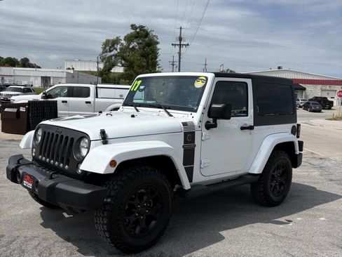Used 2017 Jeep Wrangler Sport image 1