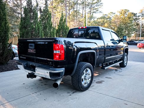 Used 2015 GMC Sierra 2500 SLT w/ Duramax Plus Package image 11