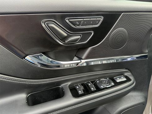 Used 2025 Lincoln Corsair Reserve image 18