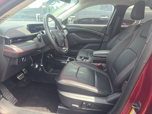 Used 2025 Ford Mustang Mach-E Premium w/ Sport Appearance Package AWD/4WD image 8