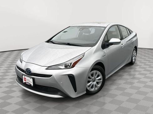 Used 2022 Toyota Prius LE FWD image 1