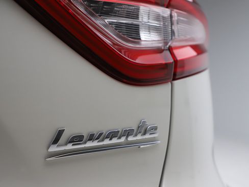 Used 2019 Maserati Levante Trofeo AWD/4WD image 34